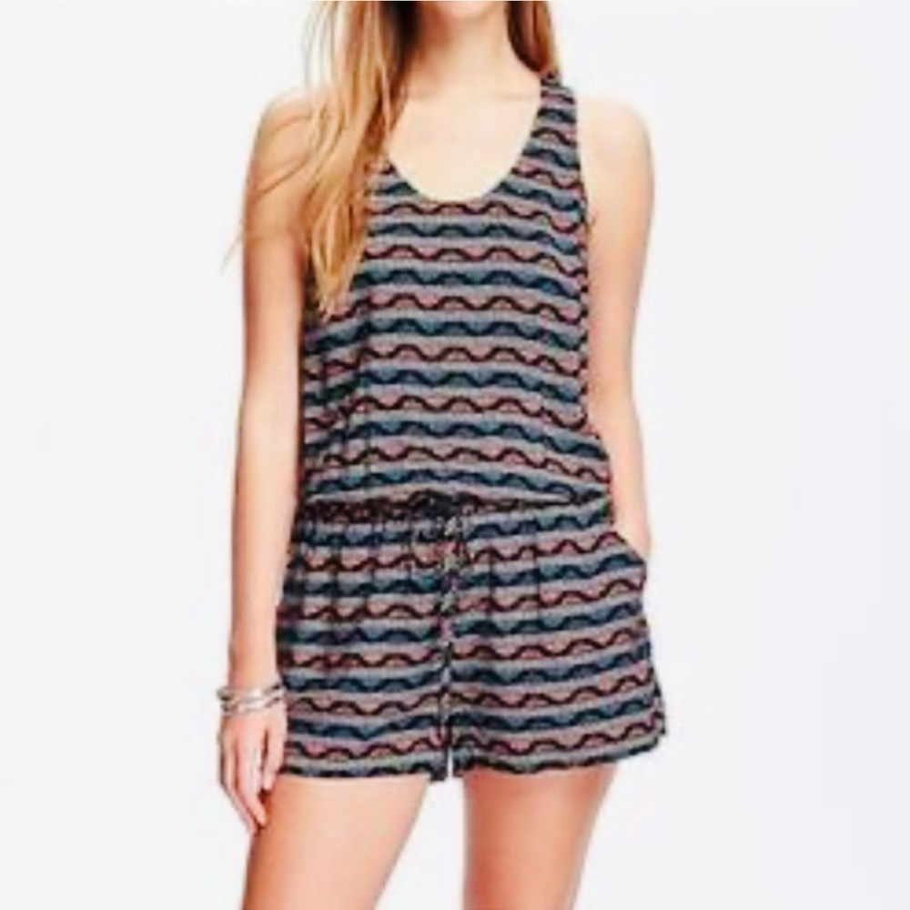 Old Navy Romper Sleeveless Scoop Neck Drawstring‎ Small Viscose Stripes